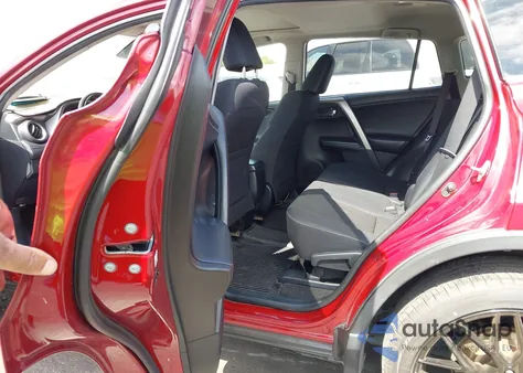 2018 Toyota Rav4 Xle z USA, uszkodzony, nr VIN JTMWFREV1JD110468